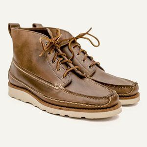 Oak Street Bootmakers Camp Boot Men's US Size 11D Horween Natural Chromexcel